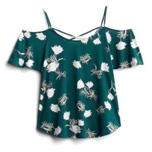 Kaileigh Cold Shoulder knit top